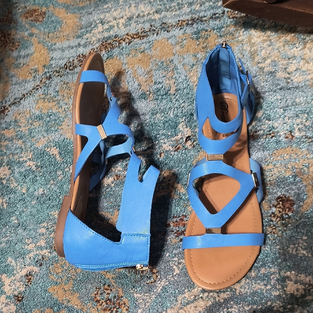 Breckelle's Ruby-61 Blue Geometric Strappy Sandals, Great Condition